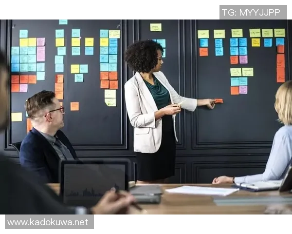 武汉足球队与上海足球队赛后复盘团队协作分析与战术探讨