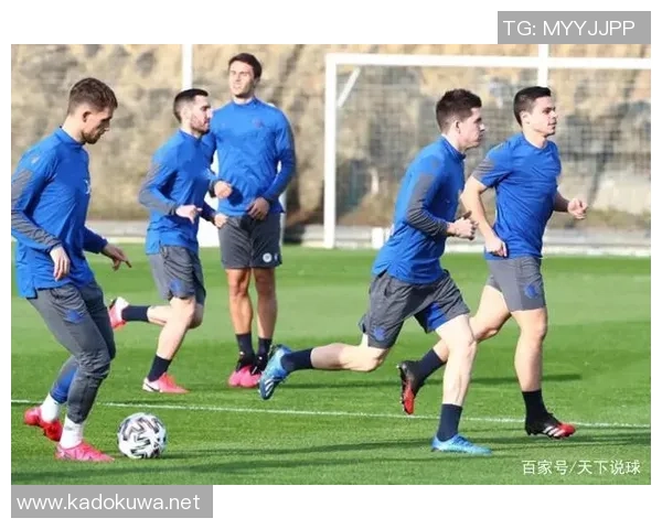 西安足球队在城市联赛积分榜上以81分稳居第一名展现强劲实力